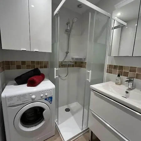F2 Cozy Vue Mer, Piscine, Parking, à Pied ! * Antibes