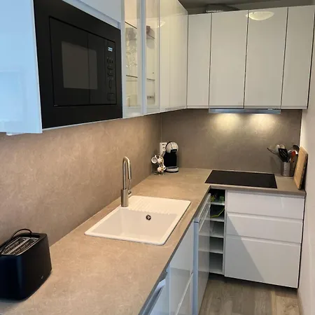 F2 Cozy Vue Mer, Piscine, Parking, A Pied ! * Antibes